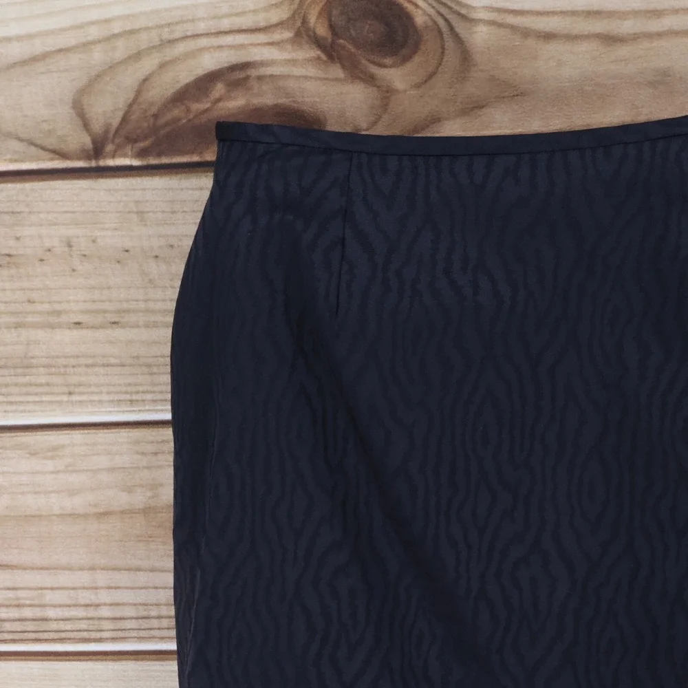 Liz Claiborne Suits Pencil Skirt Womens Size 8P Black‎ Geometric Business Career